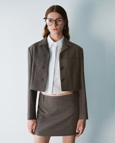  URBAN REVIVO - Áo khoác blazer nữ cổ bẻ tay dài phom croptop Button Up 
