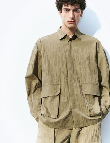  URBAN REVIVO - Áo khoác sơ mi nam phối túi thời thượng 
