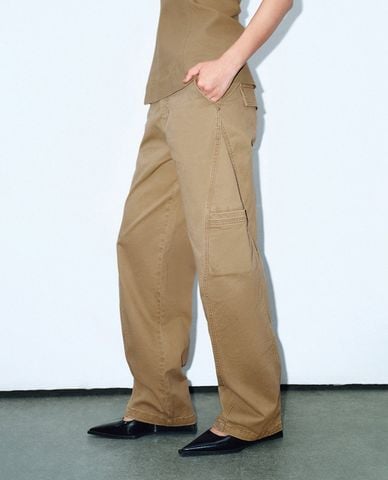  URBAN REVIVO - Quần jeans nữ ống rộng hiện đại 