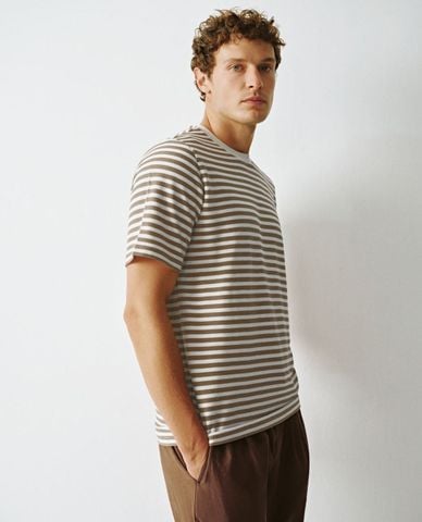  URBAN REVIVO - Áo thun nam cổ tròn tay ngắn kẻ sọc 