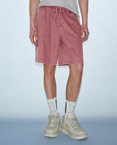  URBAN REVIVO - Quần short nam ống rộng lưng thun Leisure 