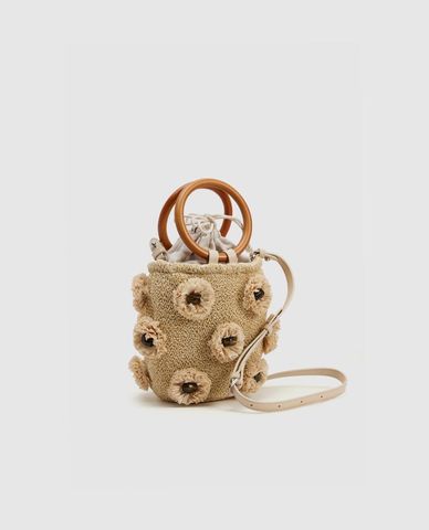  URBAN REVIVO - Túi đeo chéo nữ phối họa tiết độc đáo 