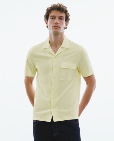  URBAN REVIVO - Áo sơ mi nam cổ bẻ tay ngắn hiện đại 