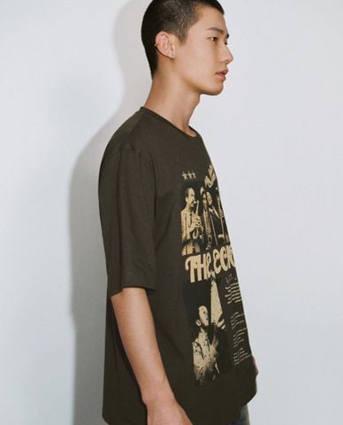  URBAN REVIVO - Áo thun nam cổ tròn tay ngắn Printed 