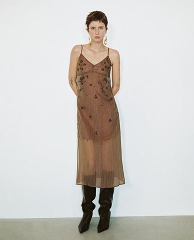  URBAN REVIVO - Đầm hai dây midi cổ V nữ tính 