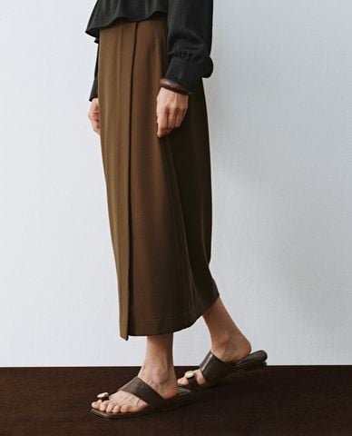  URBAN REVIVO - Chân váy chữ A midi phối thắt lưng Belt Decor Straight 