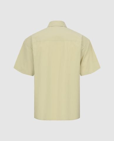  URBAN REVIVO - Áo sơ mi nam cổ bẻ tay ngắn phối túi 