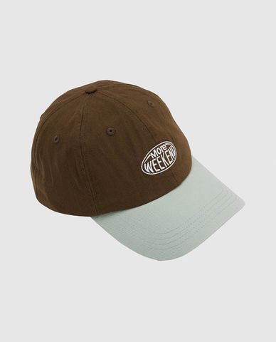  URBAN REVIVO - Nón bóng chày unisex phối màu trẻ trung 