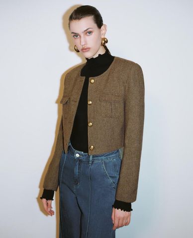  URBAN REVIVO - Áo khoác croptop nữ tay dài hiện đại 