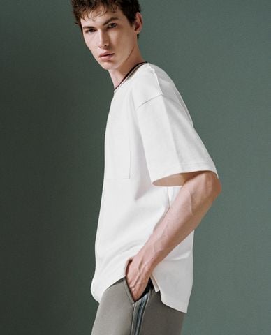  URBAN REVIVO - Áo thun nam cổ tròn thời trang 