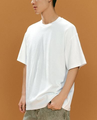  URBAN REVIVO - Áo thun nam cổ tròn hiện đại 