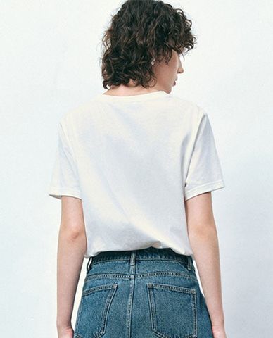  URBAN REVIVO - Áo thun nữ cổ V tay ngắn Loose 