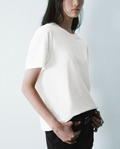  URBAN REVIVO - Áo thun nữ cổ tròn tay ngắn 