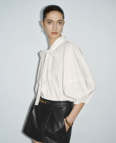  URBAN REVIVO - Áo sơ mi nữ cổ cao tay lửng phối nơ nữ tính 