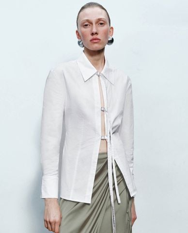  URBAN REVIVO - Áo kiểu nữ cổ bẻ tay dài Lace Up 