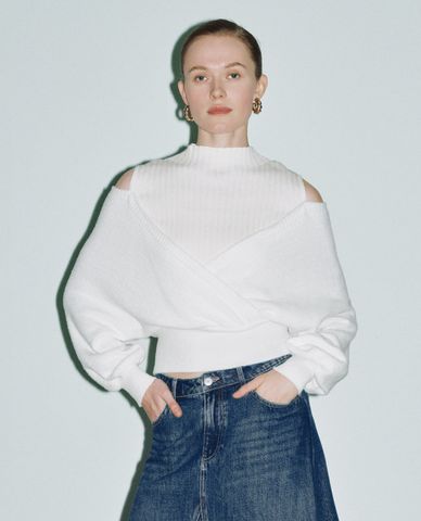  URBAN REVIVO - Áo dệt kim nữ tay dài phom ôm Cold Shoulder 