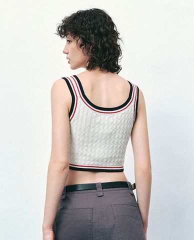  URBAN REVIVO - Áo sát nách nữ dệt kim phom croptop 