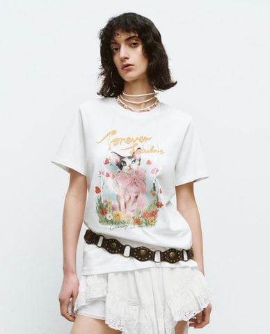  URBAN REVIVO - Áo thun nữ cổ tròn tay ngắn họa tiết 