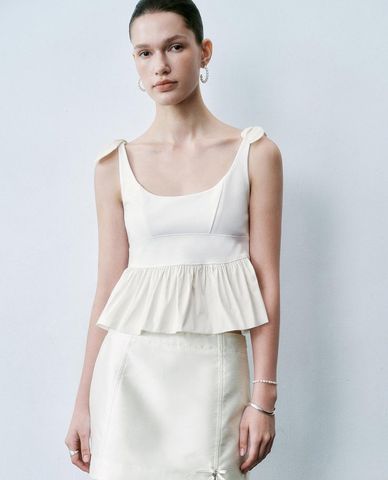  URBAN REVIVO - Áo hai dây nữ xếp tầng phối nơ 