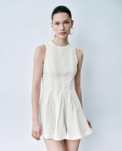  URBAN REVIVO - Đầm sát nách mini Flared Pleated 