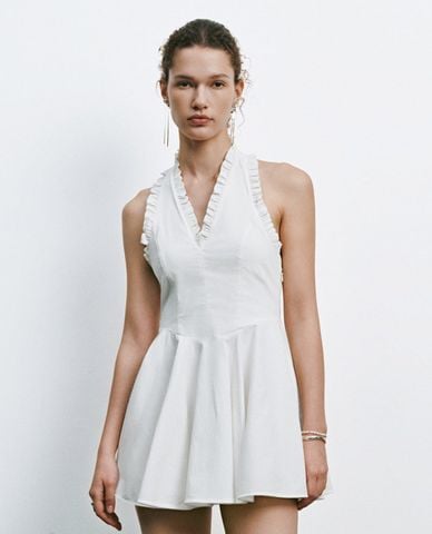  URBAN REVIVO - Đầm sát nách mini cổ yếm Ruffle 