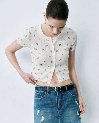  URBAN REVIVO - Áo khoác cardigan nữ tay ngắn họa tiết hoa nhí 