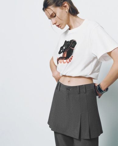  URBAN REVIVO - Áo thun nữ cổ tròn tay ngắn phối hoạ tiết 