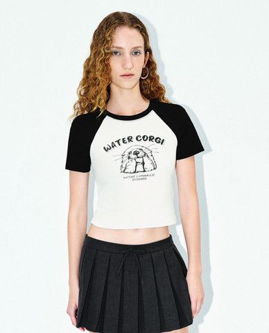  URBAN REVIVO - Áo croptop nữ cổ tròn tay ngắn trẻ trung 