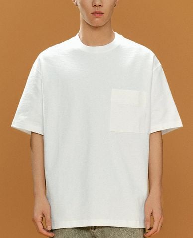  URBAN REVIVO - Áo thun nam cổ tròn tay ngắn phối túi 