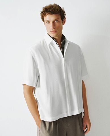  URBAN REVIVO - Áo sơ mi nam cổ bẻ tay ngắn hiện đại 