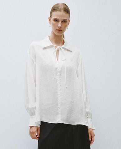  URBAN REVIVO - Áo sơ mi nữ tay dài buộc nơ cổ điển 