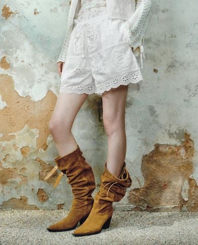  URBAN REVIVO - Quần short nữ ống rộng phối ren Leisure 