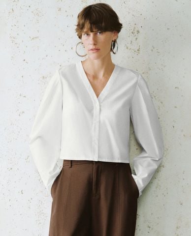  URBAN REVIVO - Áo sơ mi nữ cổ V thanh lịch 