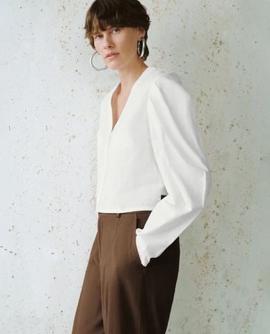  URBAN REVIVO - Áo sơ mi nữ cổ V thanh lịch 