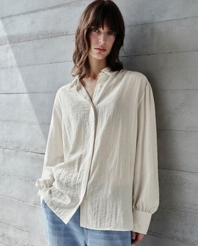  URBAN REVIVO - Áo sơ mi nữ cổ bẻ tay dài thanh lịch 