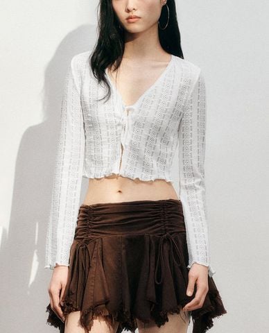  URBAN REVIVO - Áo kiểu nữ cổ V tay dài nữ tính 