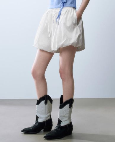  URBAN REVIVO - Quần short ngắn nữ dáng phồng trẻ trung 