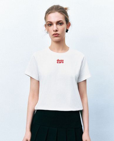  URBAN REVIVO - Áo thun nữ in hình nổi bật Letter Printed 