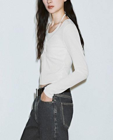  URBAN REVIVO - Áo kiểu nữ cổ V tay dài phom ôm 