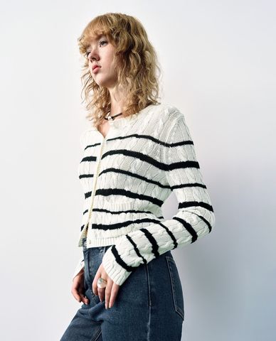  URBAN REVIVO - Áo khoác cardigan nữ phom croptop Striped 