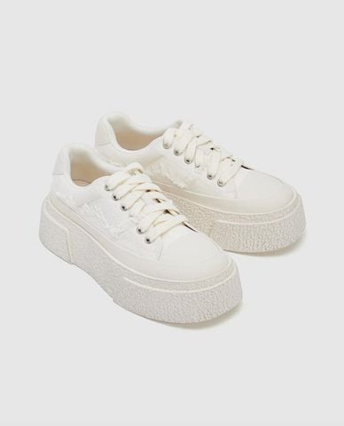  URBAN REVIVO - Giày sneakers nữ cổ thấp mũi tròn hiện đại 