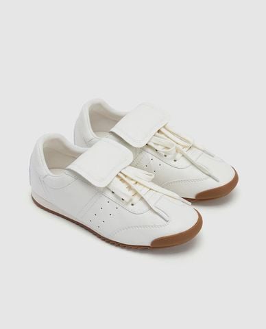  URBAN REVIVO - Giày sneaker nữ cổ thấp cá tính 