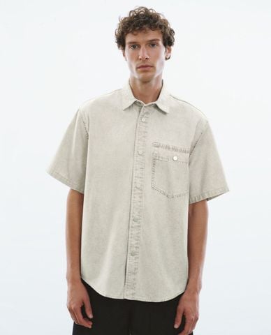  URBAN REVIVO - Áo sơ mi denim nam cổ bẻ tay ngắn Fashion 