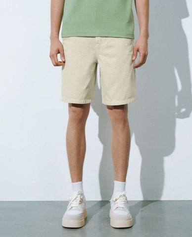  URBAN REVIVO - Quần shorts jean nam Loose Denim 