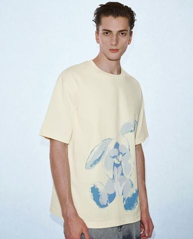  URBAN REVIVO - Áo thun nam cổ tròn tay ngắn in hoạ tiết 