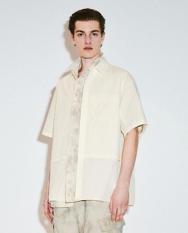  URBAN REVIVO - Áo sơ mi nam cổ bẻ tay ngắn hiện đại 