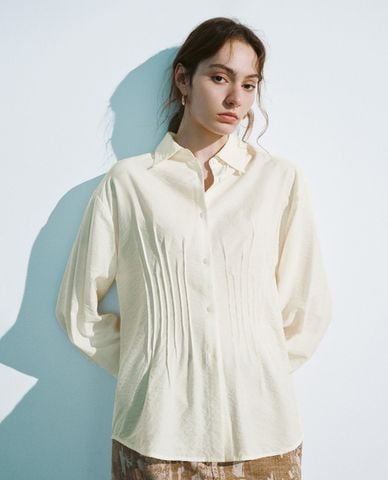  URBAN REVIVO - Áo sơ mi nữ cổ bẻ tay dài Textured Button Up Loose 