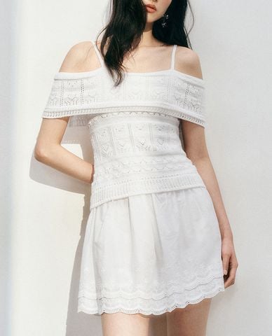  URBAN REVIVO - Đầm trễ vai mini dệt kim nữ tính 