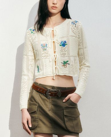  URBAN REVIVO - Áo khoác cardigan nữ phom croptop Floral 