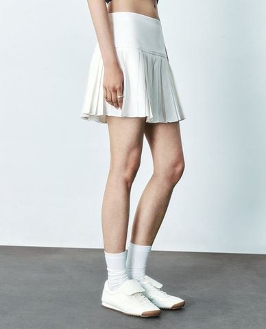  URBAN REVIVO - Chân váy xếp li mini nữ tính 